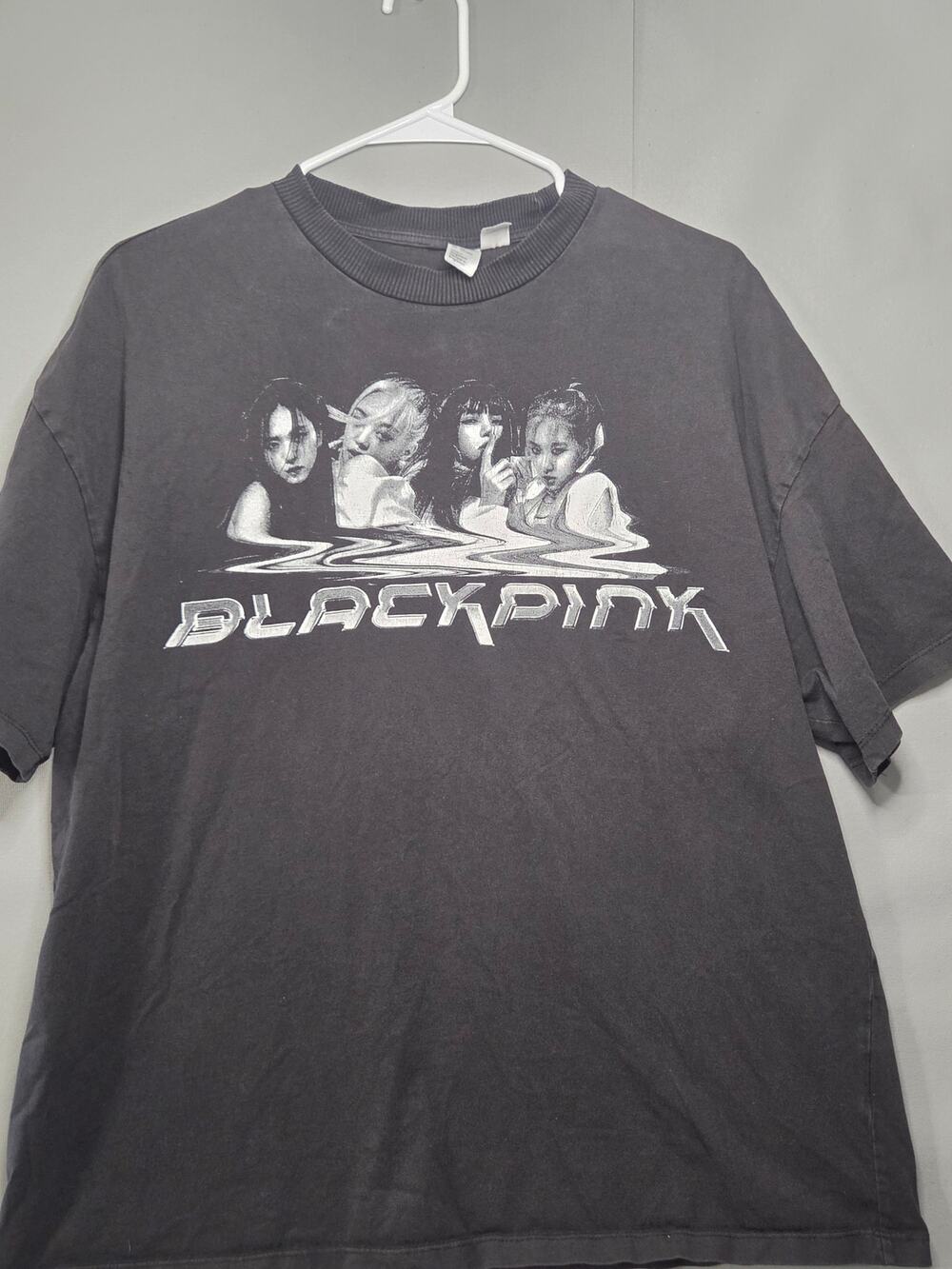 BLACKPINK T Shirt Small Charcoal Gray Group Photo Graphic K Pop Tee
113